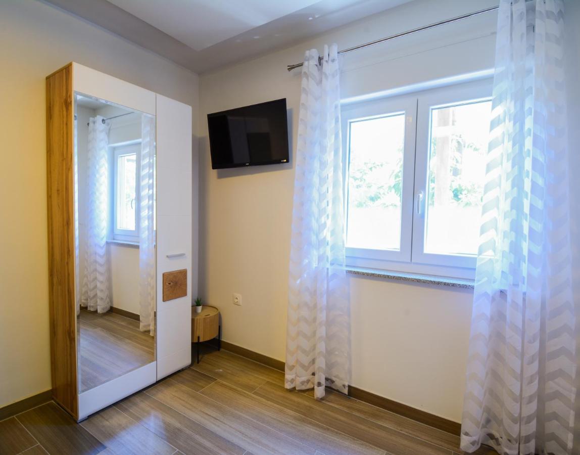 Apartment Grey&Yellow Zadar Exterior photo